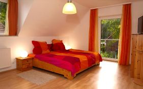 3 Schlafzimmer 8 Gaeste Ruhig 110Qm Nahe Flughafen