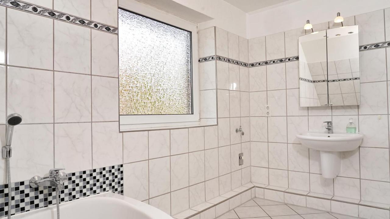 3 Schlafzimmer 8 Gaste Ruhig 110Qm Nahe Flughafen Norderstedt Exterior foto